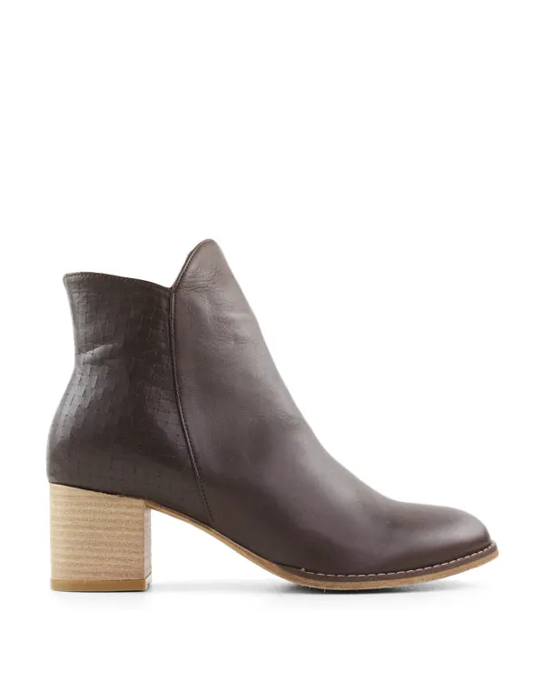 BUENO ESSA ANKLE BOOTS