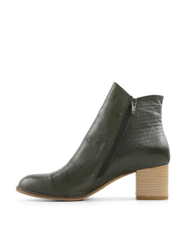 BUENO ESSA ANKLE BOOTS