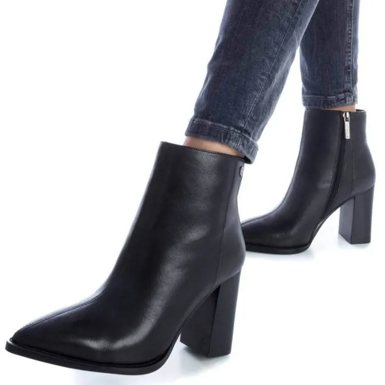 Carmela Black High Heeled Pointed Toe Boots