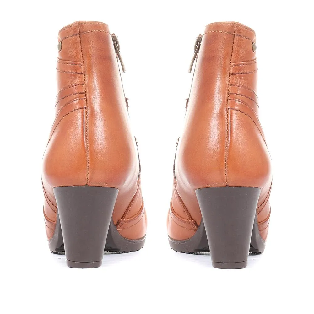 Leather Ankle Boots - VED34007 / 320 369