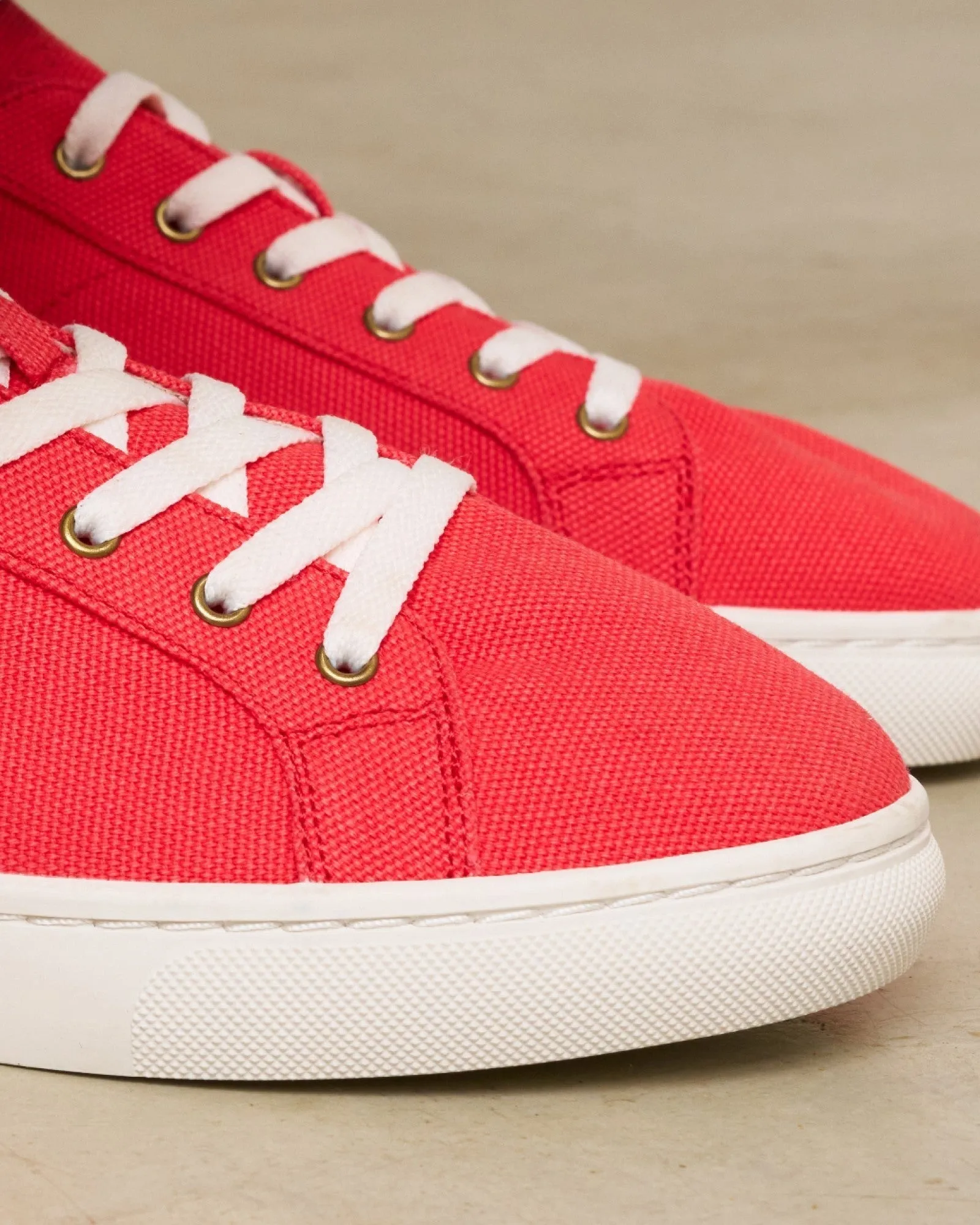Womens_Sneakers_The Ibiza_Canvas Colors_Cayenne Red